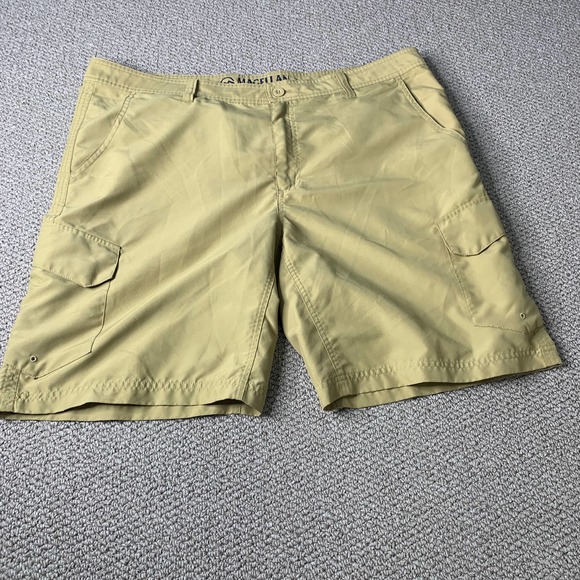 Magellan Outdoors Mens Shorts Size 40 Yellow Fishing Outdoor‎ Cargo Pockets - Picture 1 of 10